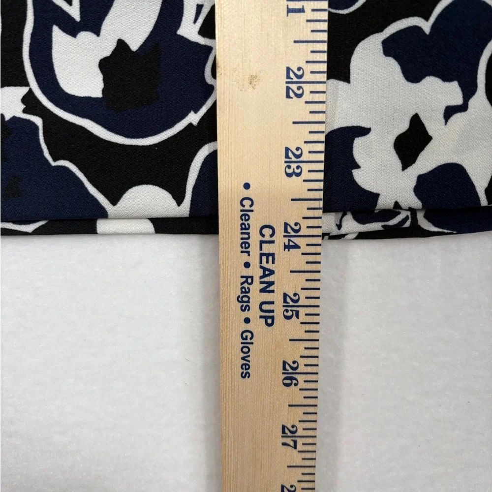 NWT Womens Stylish Size 12 Kasper Floral Lined Pencil Skirt Black White Blue - Picture 8 of 9